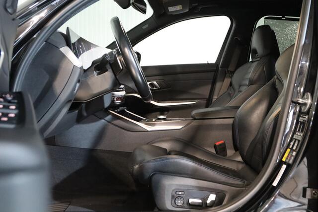 BMW 3-SERIE Touring 330e xDrive 293 PK High Executive M-Sport PHEV, Kuipstoelen, Panoramadak, Memory, Head-up