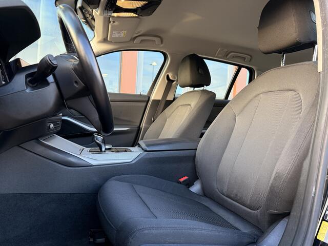 BMW 3-SERIE Touring 330e | Stoelverwarming | Apple Carplay | Achteruitrijcamera | Cruise |