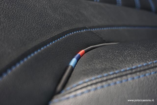 BMW 3-SERIE Touring 318i M-Pakket | Panoramadak | H&K | Dealerauto