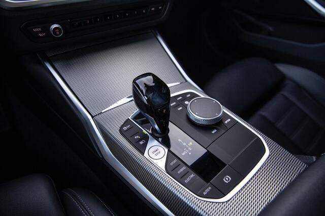 BMW 3-SERIE 320e Business Edition Plus , Panoramadak, Leer, Carplay,