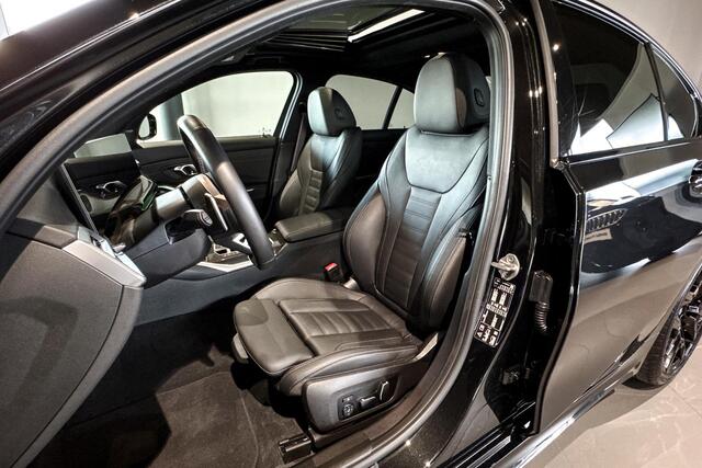 BMW 3-SERIE Sedan M340i xDrive | Glazen Schuif-/kanteldak | Stoelverwarming | Harman Kardon |
