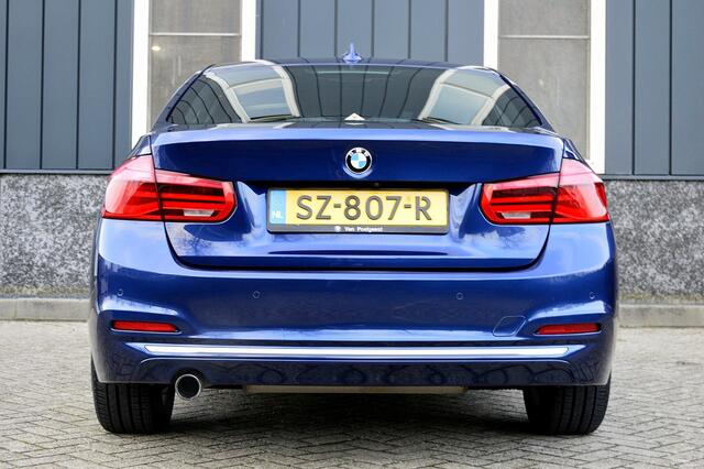 BMW 3-SERIE 318i Luxury Edition Rijklaarprijs-Garantie Navigatie Leder Sport interieur Led Camera Airco
