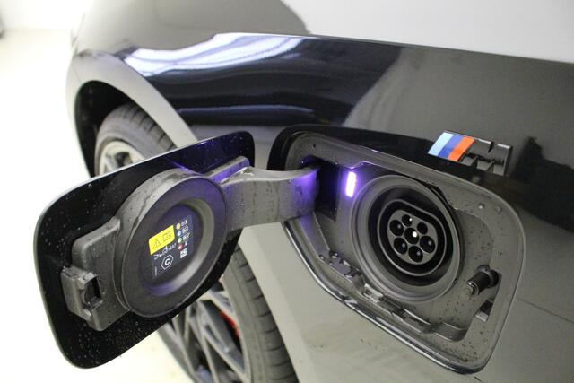 BMW 3-SERIE Touring 330e M-Sport pro | Panorama | 20" Styling 795M | Hifi |