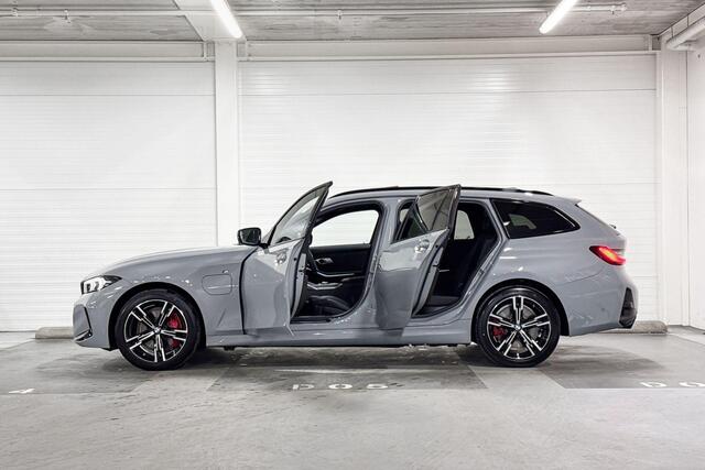 BMW 3-SERIE Touring 330e | M-Sport Pro | Comfort Pack | Active Cruise Control | Hifi System | Panoramadak | Comfort Access