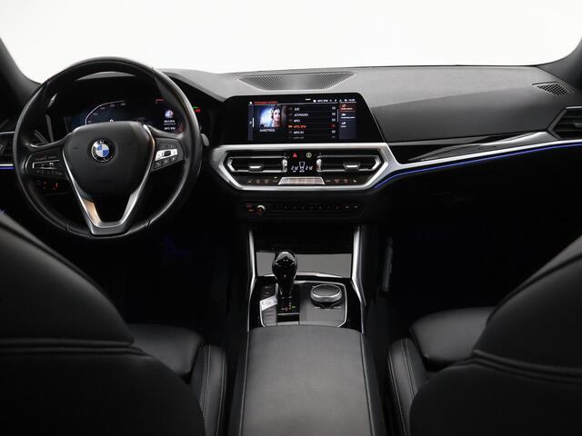 BMW 3-SERIE 320i Executive Edition Sport Line | Sportstoelen | Navigatie | PDC | Climate Control | Stoelverwarming | Apple CarPlay/Android Auto | BMW LED | DAB |