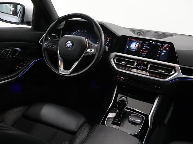 BMW 3-SERIE 320i Executive Edition Sport Line | Sportstoelen | Navigatie | PDC | Climate Control | Stoelverwarming | Apple CarPlay/Android Auto | BMW LED | DAB |