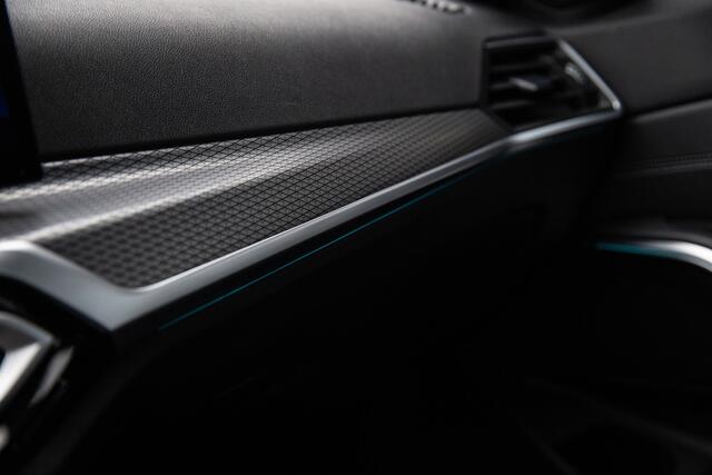 BMW 3-SERIE Touring 320e M-Sport , Cruise control, Navigatie, Sfeerverlichting,