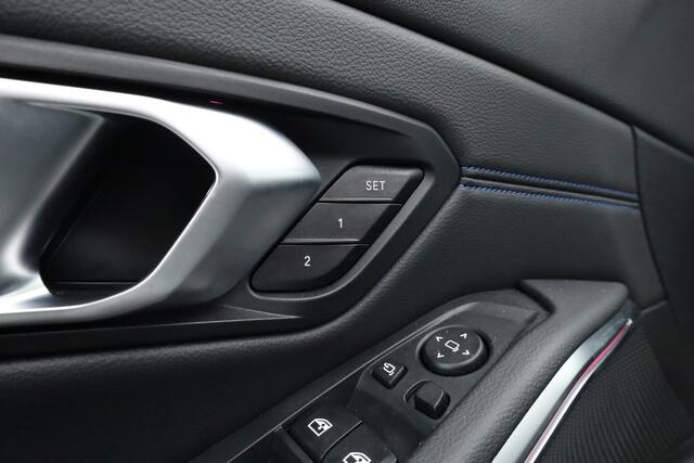 BMW 3-SERIE Touring 330e M-Sport Pro | Pano | Widescreen | ShadowLine | HUD | Camera+PDC | Memory | Sfeerverl. | Dodehoek | Adapt. Cruise | Elek. klep | Nav+App.Connect