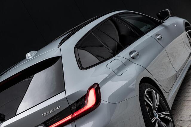 BMW 3-SERIE Touring 330e | M-Pakket | Panoramadak | HUD | Curved Display | Sportstoelen | Adaptieve Cruise Control | Ele. verstelbare stoelen + Geheugen | Camera | DAB | Apple CarPlay/Android Auto | LED |