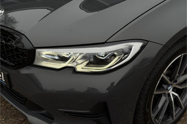BMW 3-SERIE Touring 330e xDrive | Sportleder | Head-Up | Laserlicht | Comfort Access | Memory