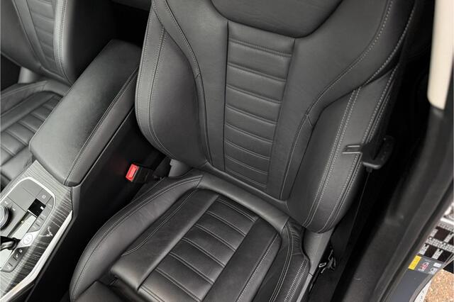 BMW 3-SERIE Touring 330e xDrive | Sportleder | Head-Up | Laserlicht | Comfort Access | Memory