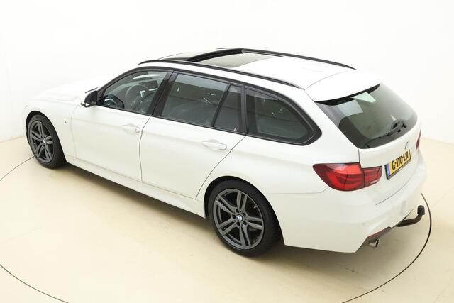 BMW 3-SERIE Touring 318i M Sport Corporate Lease | Panoramadak | Stoelverwarming | M-pakket | Lederen sportstoelen | Cruise control | Led verlichting | Navigatie | Climate control |
