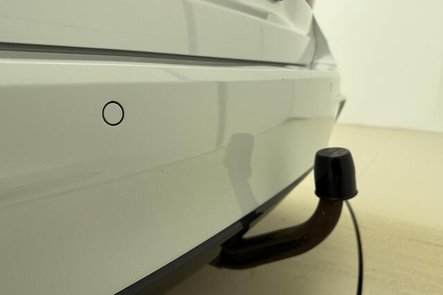 BMW 3-SERIE Touring 318i M Sport Corporate Lease | Panoramadak | Stoelverwarming | M-pakket | Lederen sportstoelen | Cruise control | Led verlichting | Navigatie | Climate control |