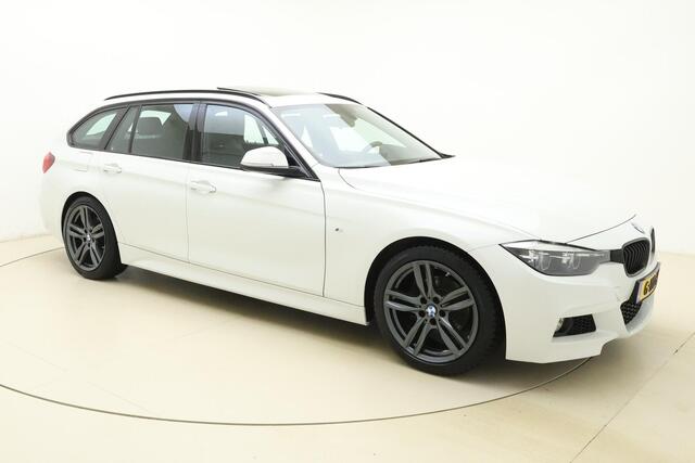 BMW 3-SERIE Touring 318i M Sport Corporate Lease | Panoramadak | Stoelverwarming | M-pakket | Lederen sportstoelen | Cruise control | Led verlichting | Navigatie | Climate control |