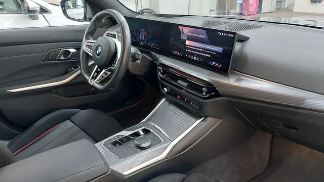 BMW 3-SERIE Touring 318d M-Sport Pro | Harman Kardon | Active Cruise Controle | Stoelverwarming | Zomer en Winterset Wordt verwacht