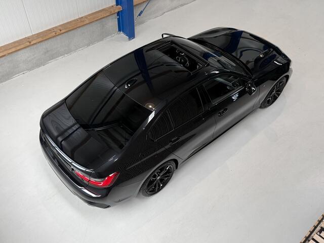 BMW 3-SERIE 330e M Sport Edition - SCHUIFDAK - LASER LAMPEN - STOELVERWARMING - HEAD UP DISPLAY - SFEERVERLICHTING