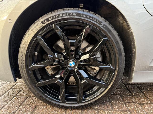 BMW 3-SERIE Touring 330e M-Sport Leder Navi Camera HiFi ACC Head Up St