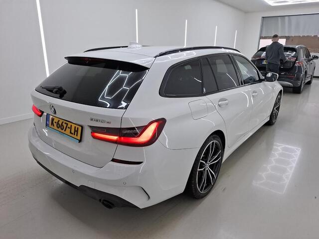 BMW 3-SERIE TOURING 330e M-SPORT I PLUG-IN HYBRID I LEDEREN BEKLEDING I 59.434KM