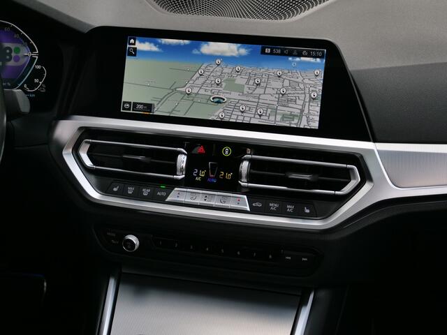 BMW 3-SERIE 320e Business Edition Plus 204 Pk Automaat Navi / M-pakket / Apple Carplay / Camera / Leer / Schuifdak