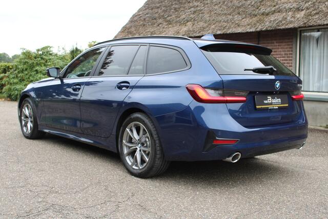 BMW 3-SERIE Touring 330e Business Edition PHEV PANO GR NAVI VIRTUAL 58000KM!!!