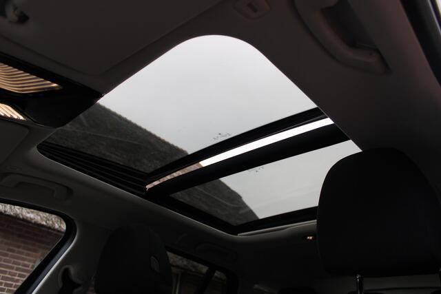 BMW 3-SERIE Touring 330e Business Edition PHEV PANO GR NAVI VIRTUAL 58000KM!!!