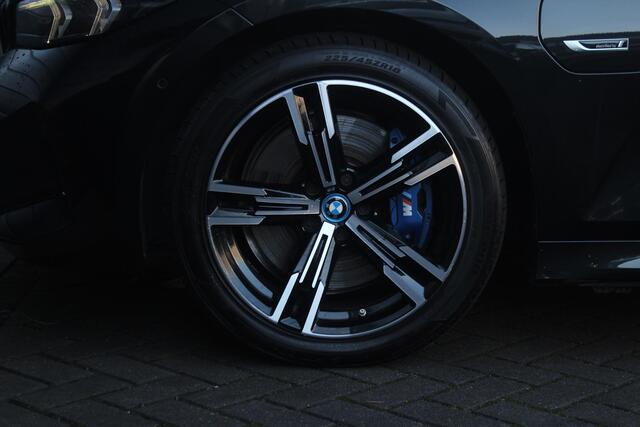 BMW 3-SERIE Touring 330e | Panoramadak | M Schaalstoelen | H+K | HUD | Adaptieve cruise Control | LED | 19 Inch