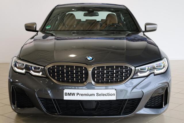 BMW 3-SERIE Sedan M340i xDrive | Sportstoelen | Adaptieve Cruise Controle | Achteruitrijcamera | M Sportremsysteem | Voorstoelen Verwarmd |