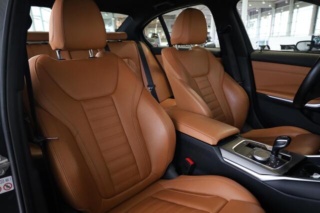 BMW 3-SERIE Sedan M340i xDrive | Sportstoelen | Adaptieve Cruise Controle | Achteruitrijcamera | M Sportremsysteem | Voorstoelen Verwarmd |