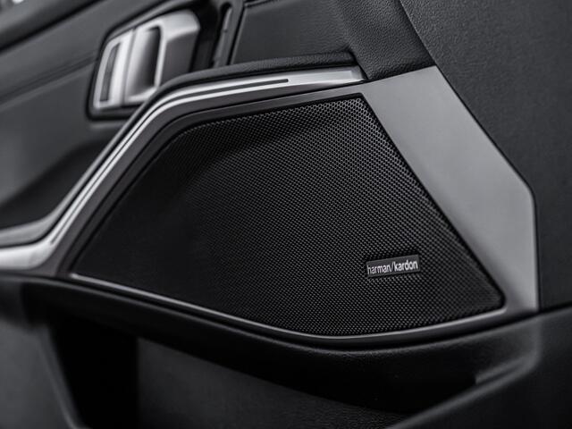 BMW 3-SERIE Touring 330e xDrive High Exe M-Sport PANO LASER HARMAN KARDON HUD TREKHAAK CAMERA 19 INCH BOMVOL!!