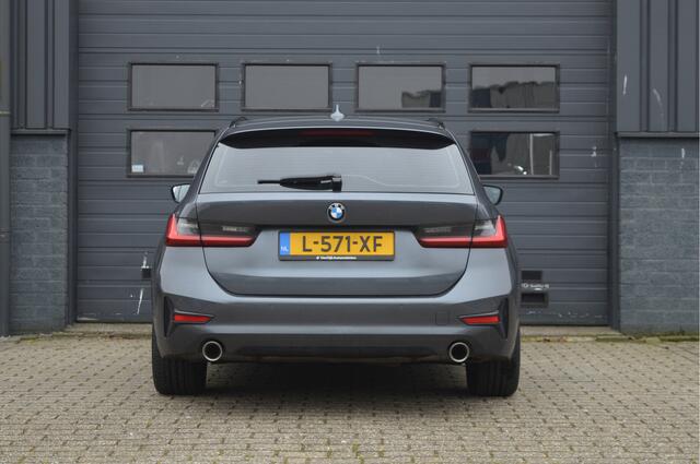 BMW 3-SERIE Touring 320i Business Edition | ORG. NL | LED | SFEERVERLICHTING |