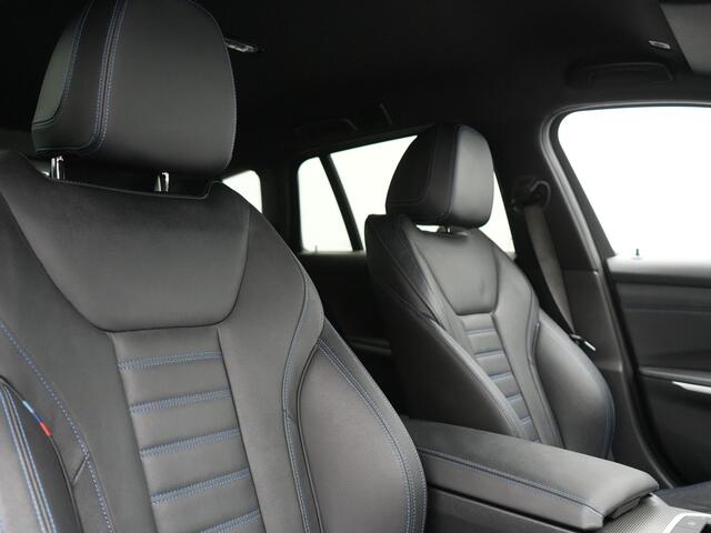 BMW 3-SERIE Touring 330e M Sport Plug In Hybrid 293pk Dealer O.H. PHEV | Head Up | Camera | Laser LED | Sfeerverlichting | Vernasca Lederen Sportstoelen & Stuur Verwarmd | Apple Carplay | Keyless | Blis | 19"L.M | Virtual | Navigatie | DAB |