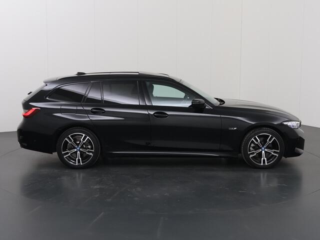 BMW 3-SERIE Touring 330e xDrive | M-Sport | Panoramadak | HUD | Curved Display | Ele.verstelbare stoelen + Geheugen | Camera | Apple CarPlay/Android Auto | Standkachel | Adaptieve Cruise Control | BMW LED |