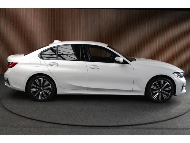BMW 3-SERIE 320e Leer Navi Camera ACC PDC Virtual Climate (3-zone) Sportstoelen LM velgen BTW auto!
