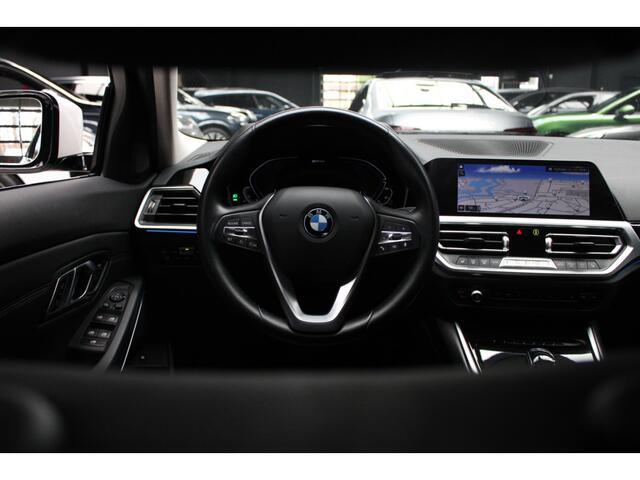 BMW 3-SERIE 320e Leer Navi Camera ACC PDC Virtual Climate (3-zone) Sportstoelen LM velgen BTW auto!