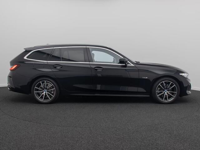 BMW 3-SERIE Touring 330e (215kW / 292pk) ** ADAPT. LED, BRUIN IND. LEDER, PANO, WIDESCR, MEMORY, TREKH, H&K ** 1e EIG - VOL. BMW ONDERH ** ** INFORMEER OOK NAAR ONZE AANTREKKELIJKE FINANCIAL-LEASE TARIEVEN **