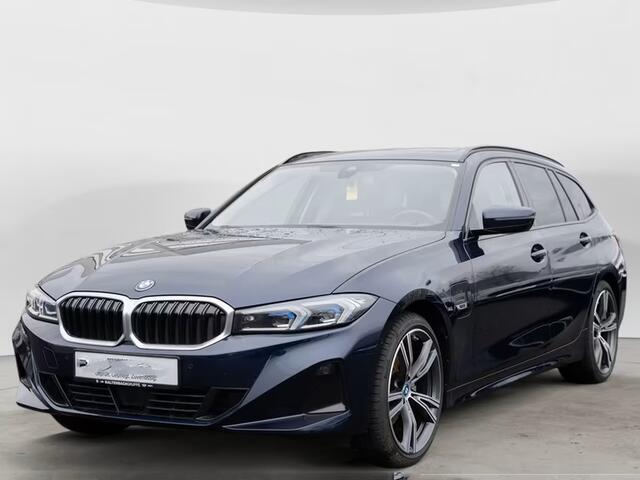 BMW 3-SERIE Touring 330e (215kW / 292pk) ** ADAPT. LED, ADAPT CRUISE, HuD, LEDER, WIDESCR, 19-inch LMV ** 1e EIG - UNFALLFREI ** ** INFORMEER OOK NAAR ONZE AANTREKKELIJKE FINANCIAL-LEASE TARIEVEN **