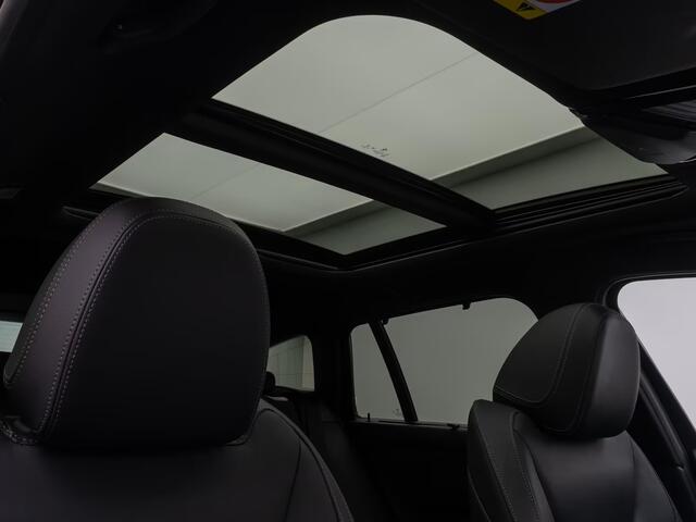 BMW 3-SERIE Touring 330e (215kW / 292pk) ** ADAPT. LED, LEDER, PANORAMA, WIDESCR, ADAPT. CRUISE, TREKH, ** 1e EIG - VOL. BMW ONDERH ** ** INFORMEER OOK NAAR ONZE AANTREKKELIJKE FINANCIAL-LEASE TARIEVEN **