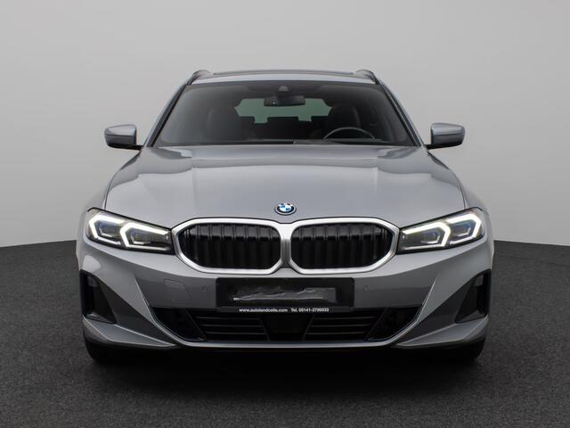 BMW 3-SERIE Touring 330e (215kW / 292pk) ** ADAPT. LED, LEDER, PANORAMA, WIDESCR, ADAPT. CRUISE, TREKH, ** 1e EIG - VOL. BMW ONDERH ** ** INFORMEER OOK NAAR ONZE AANTREKKELIJKE FINANCIAL-LEASE TARIEVEN **