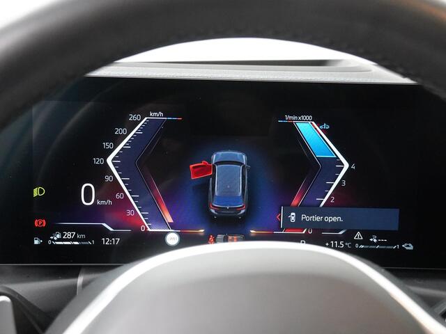 BMW 3-SERIE Touring 330e M-Sportpakket | Adaptive Cruise | Comfort Access | Head-Up | Panoramadak | Harman Kardon | Elektrisch bedienbare stoelen