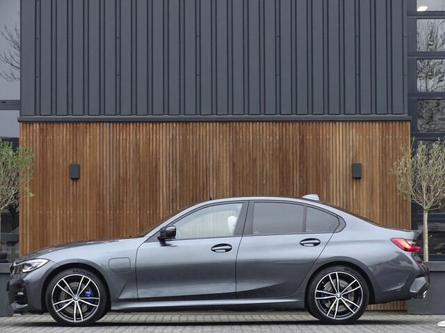 BMW 3-SERIE 330e 292PK M-Sport / laser / ACC / trekhaak / head-up