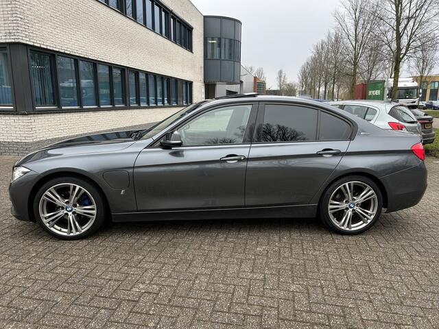 BMW 3-SERIE 330e High Exec. SCHUIFDAK HUD HARMAN/KARDON.