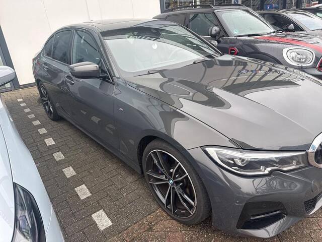 BMW 3-SERIE 318i High Executive | M-Sport | 19" | Leder | Schuifdak | Head-Up | Voorbereiding Driving Assistance