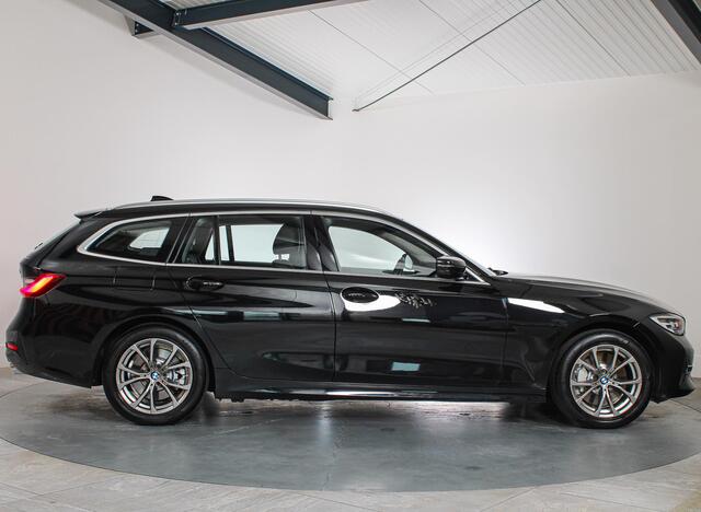 BMW 3-SERIE Touring 330e Business Edition Plus Trekhaak, Sportstoelen, DAB, Cruise Control, Apple Carplay,