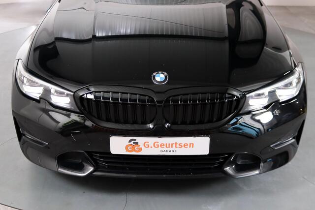 BMW 3-SERIE Touring 330e Business Edition Plus Trekhaak, Sportstoelen, DAB, Cruise Control, Apple Carplay,