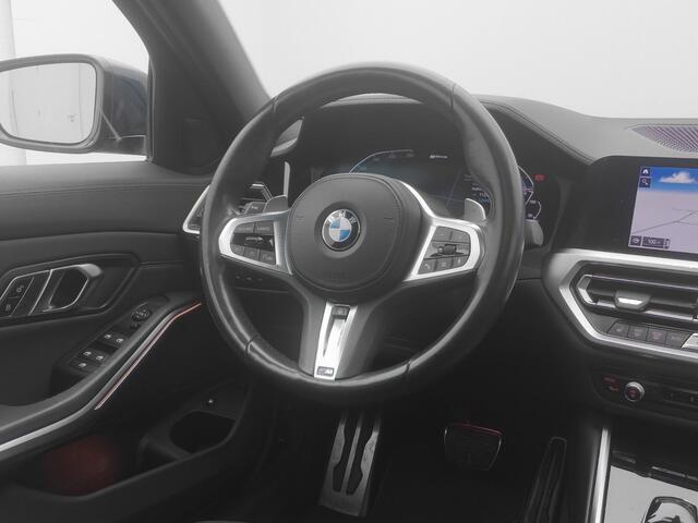 BMW 3-SERIE 330e eDrive Edition M-Sport | LEDER | KEYLESS | STOEL - STUURVERW. | CAMERA