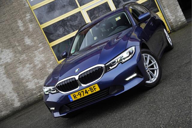 BMW 3-SERIE Touring 318i Automaat! Business Edition BJ2022 Lmv 17" | Led V+A | Pdc | Navi | Elek. achterklep | Achteruitrijcamera | Virtual cockpit | Climate control | Cruise control | Verwarmde voorstoelen | Getint glas
