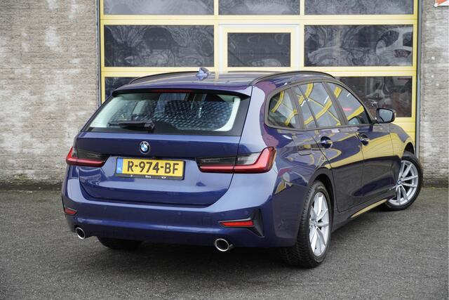 BMW 3-SERIE Touring 318i Automaat! Business Edition BJ2022 Lmv 17" | Led V+A | Pdc | Navi | Elek. achterklep | Achteruitrijcamera | Virtual cockpit | Climate control | Cruise control | Verwarmde voorstoelen | Getint glas