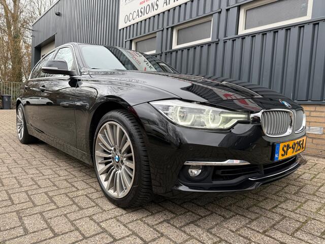 BMW 3-SERIE 318i Luxury Edition