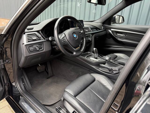 BMW 3-SERIE 318i Luxury Edition