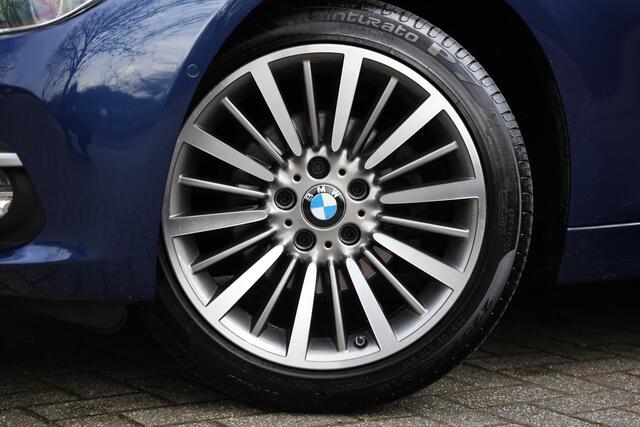 BMW 3-SERIE 318i Luxury Edition AUT | Leder | Navi Pro | LED | Camera | Stoelverwarm. | Hifi | Clima | Alarm kl.3 | PDC v+a | Etc.